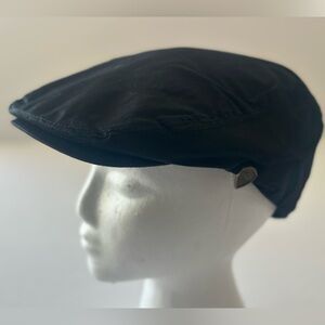 Black Flat Ivy Cap